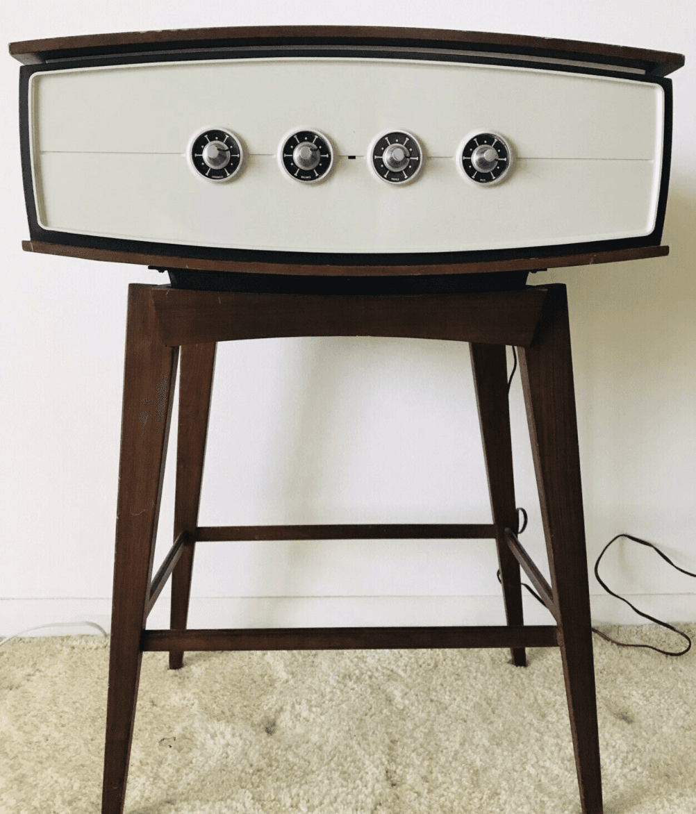 Design inspiration: a mid-century modern record player from the 1960s
